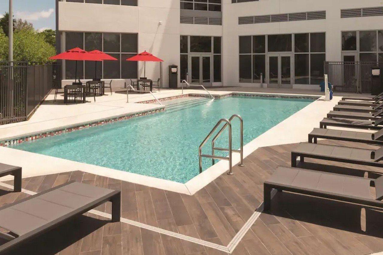Radisson Red Miami Airport 호텔 마이애미스프링스 외부 사진
