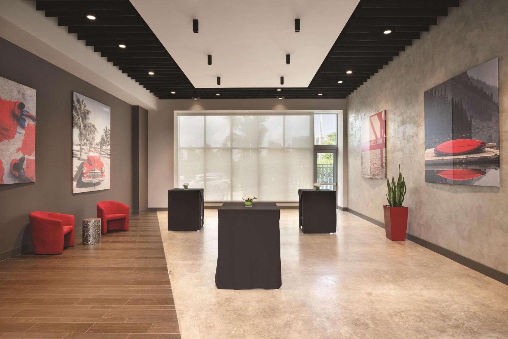 Radisson Red Miami Airport 호텔 마이애미스프링스 외부 사진