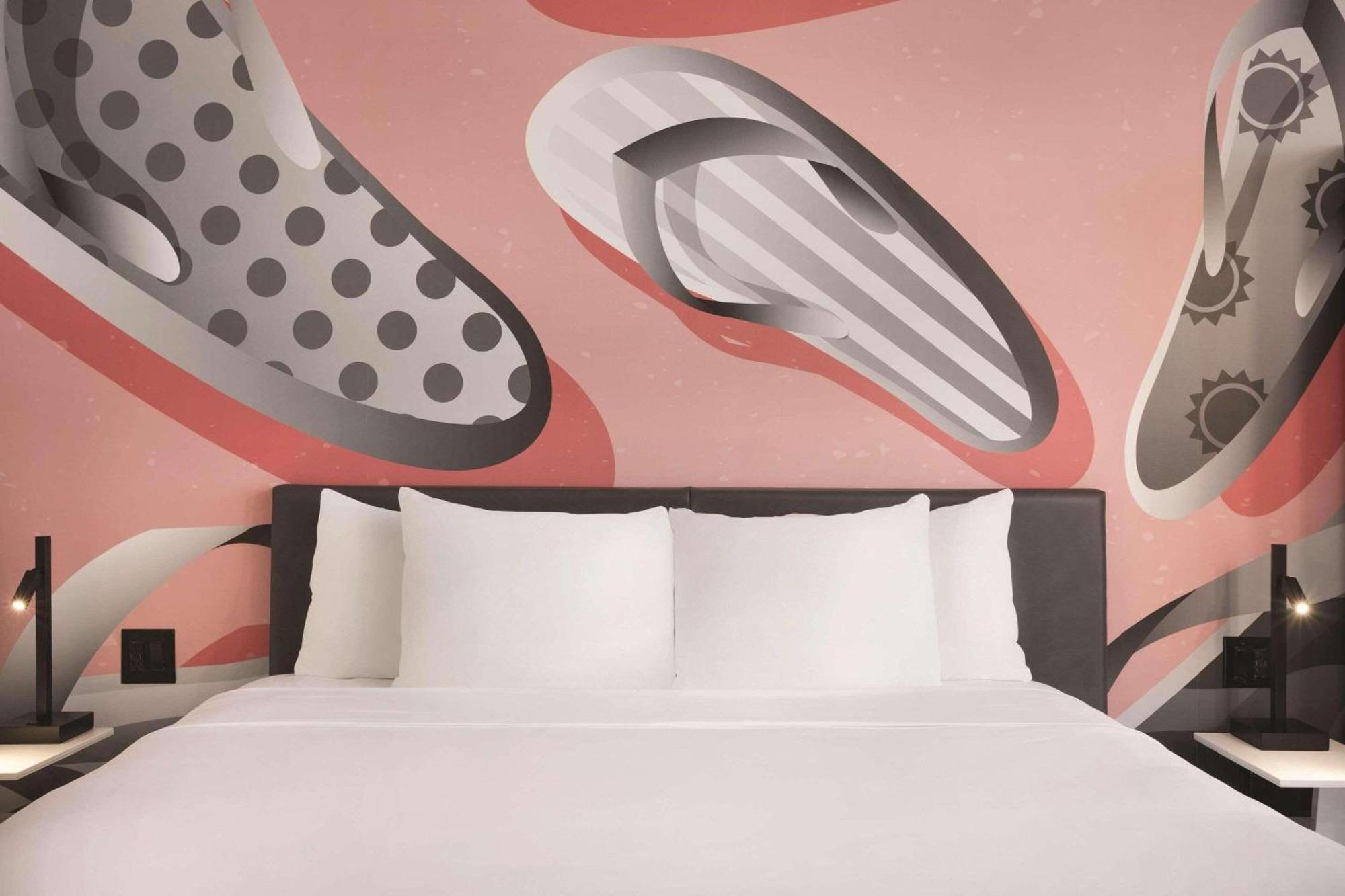 Radisson Red Miami Airport 호텔 마이애미스프링스 외부 사진